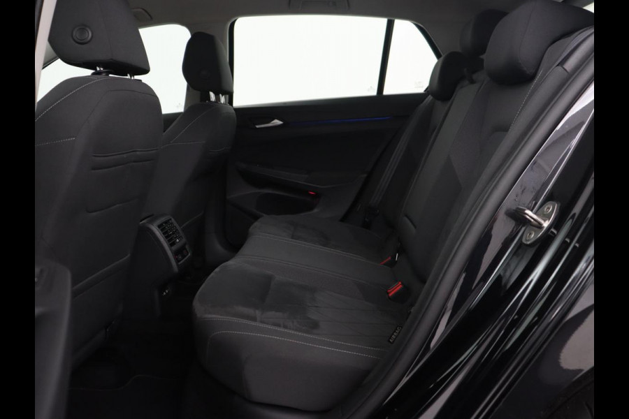 Volkswagen Golf 1.4 eHybrid Style | Head-Up | Trekhaak | Stoel & stuurverwarming | Massage | Adaptive cruise | Memory | Carplay | LED Plus | Navigatie | PHEV | Plug In
