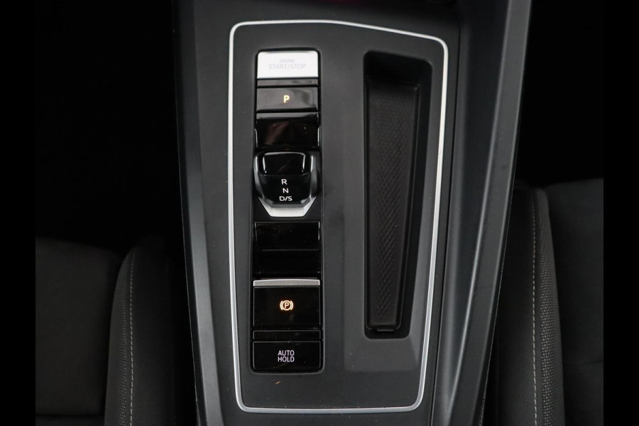 Volkswagen Golf 1.4 eHybrid Style | Head-Up | Trekhaak | Stoel & stuurverwarming | Massage | Adaptive cruise | Memory | Carplay | LED Plus | Navigatie | PHEV | Plug In