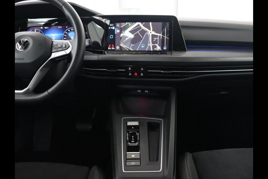 Volkswagen Golf 1.4 eHybrid Style | Head-Up | Trekhaak | Stoel & stuurverwarming | Massage | Adaptive cruise | Memory | Carplay | LED Plus | Navigatie | PHEV | Plug In
