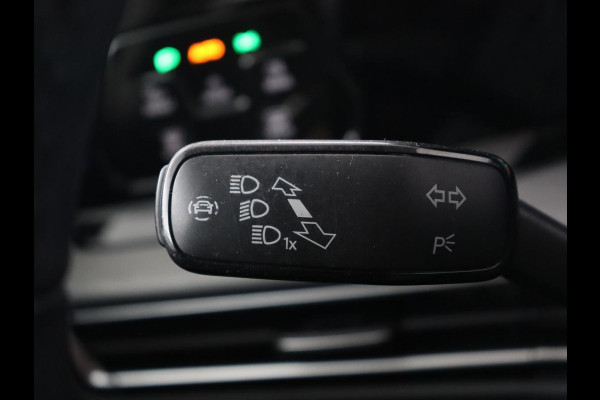 Volkswagen Golf 1.4 eHybrid Style | Head-Up | Trekhaak | Stoel & stuurverwarming | Massage | Adaptive cruise | Memory | Carplay | LED Plus | Navigatie | PHEV | Plug In