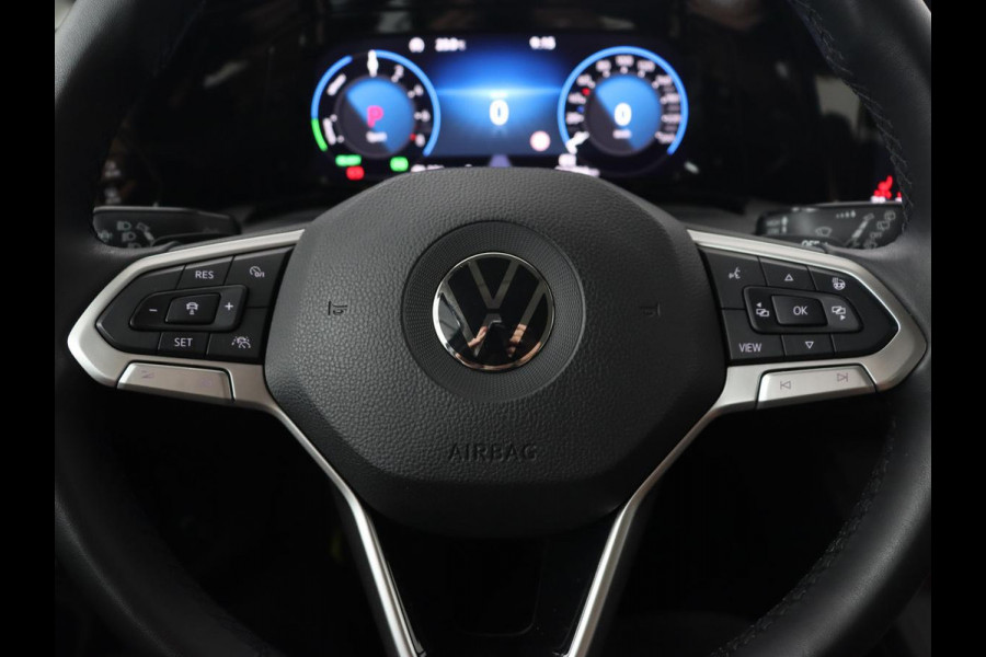 Volkswagen Golf 1.4 eHybrid Style | Head-Up | Trekhaak | Stoel & stuurverwarming | Massage | Adaptive cruise | Memory | Carplay | LED Plus | Navigatie | PHEV | Plug In