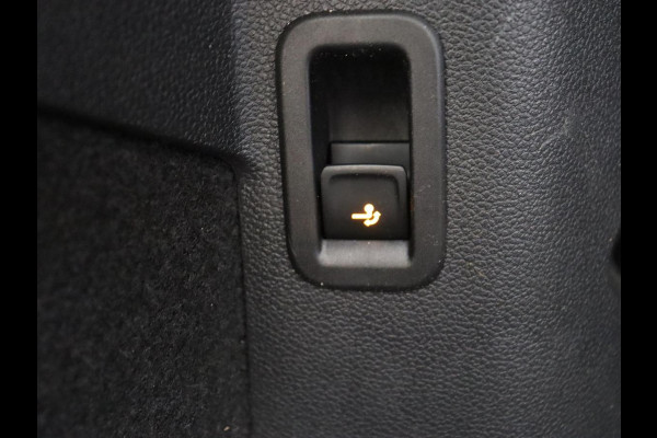 Volkswagen Golf 1.4 eHybrid Style | Head-Up | Trekhaak | Stoel & stuurverwarming | Massage | Adaptive cruise | Memory | Carplay | LED Plus | Navigatie | PHEV | Plug In