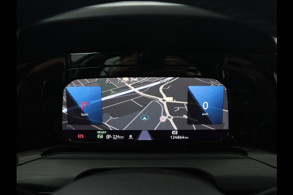 Volkswagen Golf 1.4 eHybrid Style | Head-Up | Trekhaak | Stoel & stuurverwarming | Massage | Adaptive cruise | Memory | Carplay | LED Plus | Navigatie | PHEV | Plug In