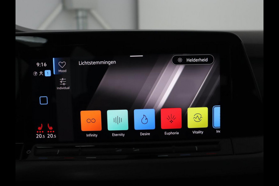 Volkswagen Golf 1.4 eHybrid Style | Head-Up | Trekhaak | Stoel & stuurverwarming | Massage | Adaptive cruise | Memory | Carplay | LED Plus | Navigatie | PHEV | Plug In