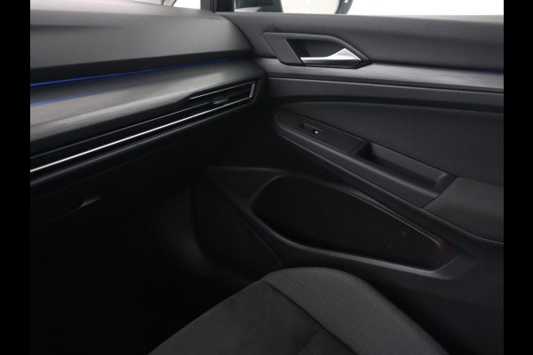 Volkswagen Golf 1.4 eHybrid Style | Head-Up | Trekhaak | Stoel & stuurverwarming | Massage | Adaptive cruise | Memory | Carplay | LED Plus | Navigatie | PHEV | Plug In