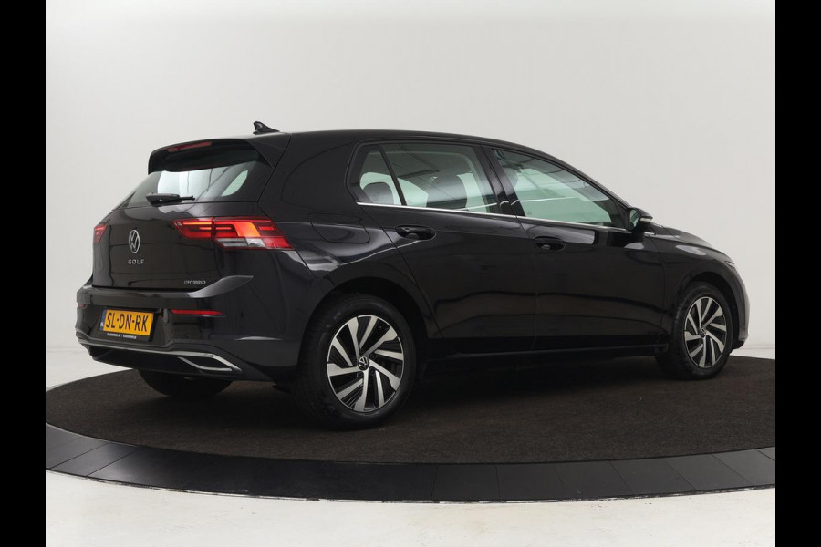 Volkswagen Golf 1.4 eHybrid Style | Head-Up | Trekhaak | Stoel & stuurverwarming | Massage | Adaptive cruise | Memory | Carplay | LED Plus | Navigatie | PHEV | Plug In