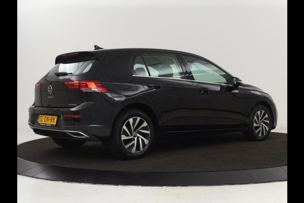 Volkswagen Golf 1.4 eHybrid Style | Head-Up | Trekhaak | Stoel & stuurverwarming | Massage | Adaptive cruise | Memory | Carplay | LED Plus | Navigatie | PHEV | Plug In