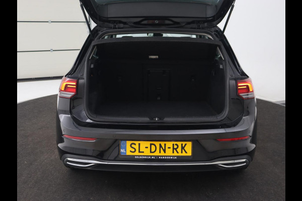 Volkswagen Golf 1.4 eHybrid Style | Head-Up | Trekhaak | Stoel & stuurverwarming | Massage | Adaptive cruise | Memory | Carplay | LED Plus | Navigatie | PHEV | Plug In