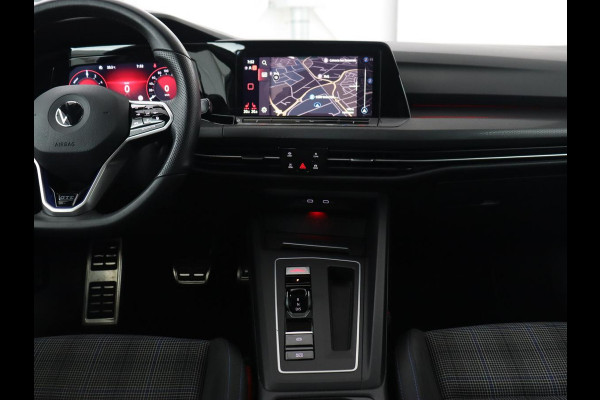 Volkswagen Golf 1.4 eHybrid GTE | Panoramadak | Stoel & stuurverwarming | Trekhaak | Adaptive cruise | Sfeerverlichting | LED Plus | Carplay | Sportstoelen | Navigatie | PHEV | Plug In