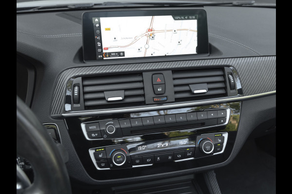 BMW 2 Serie Cabrio M240i xDrive - M-Performance Uitlaat - Harman Kardon - ACC - Camera