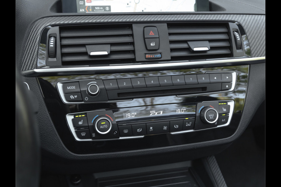 BMW 2 Serie Cabrio M240i xDrive - M-Performance Uitlaat - Harman Kardon - ACC - Camera
