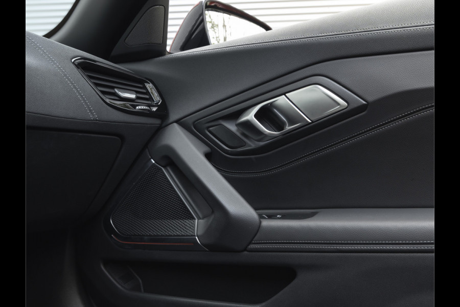 BMW Z4 Roadster sDrive20i Sportline - ACC - M-Sportzetels - Stoelverwarming - Adaptive LED - Hifi