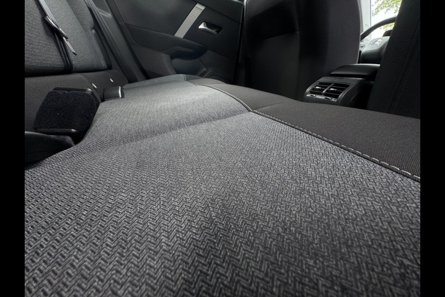 Citroën C4 1.2 Puretech Feel AFNEEMBARE TREKHAAK / CAMERA / NAVI / CARPLAY / PDC / CRUISE CONTROL / BLUETOOTH / DAB