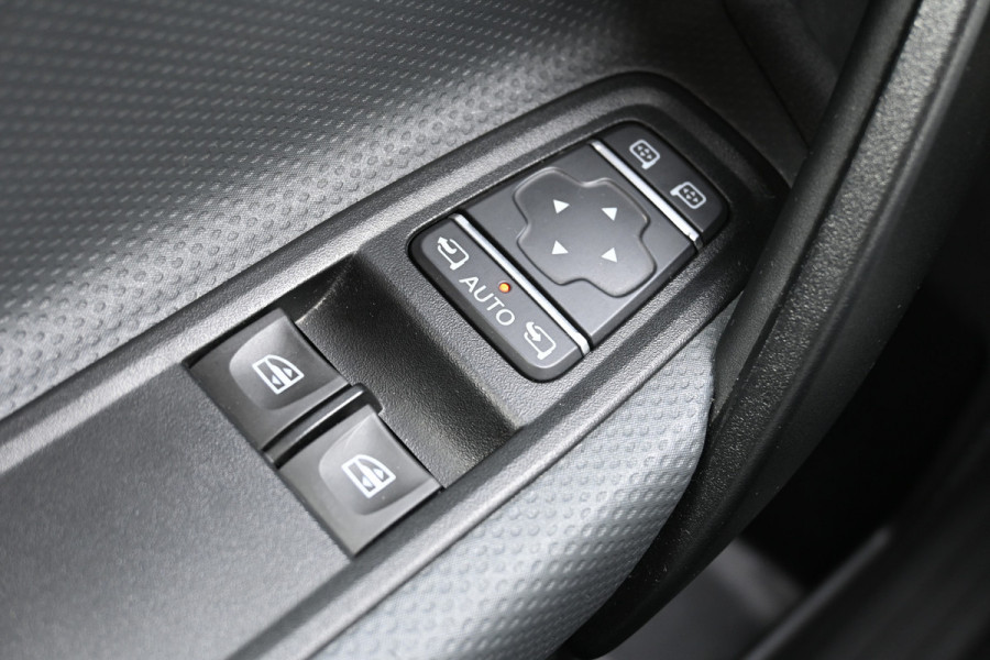 Mercedes-Benz Citan 112 CDI XL L2 Pro 3 Zitplaatsen, Camera, MBUX met Apple Carplay/Android Auto