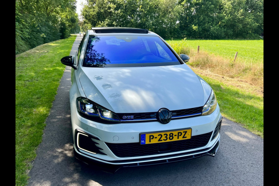 Volkswagen Golf 1.4 TSI PHEV GTE | Maxton | Pano | ACC | Camera |
