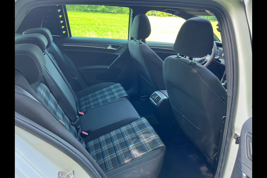 Volkswagen Golf 1.4 TSI PHEV GTE | Maxton | Pano | ACC | Camera |