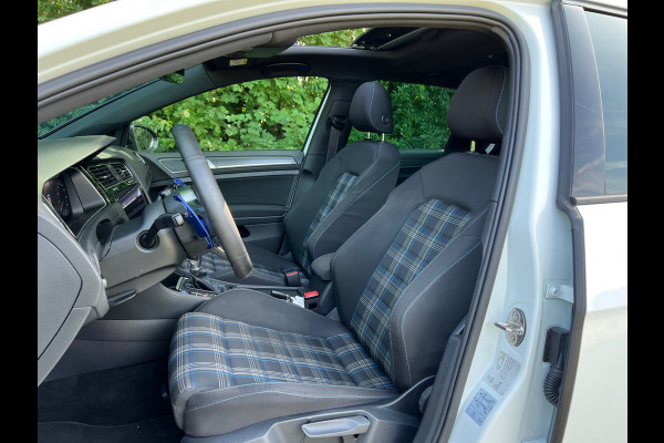 Volkswagen Golf 1.4 TSI PHEV GTE | Maxton | Pano | ACC | Camera |