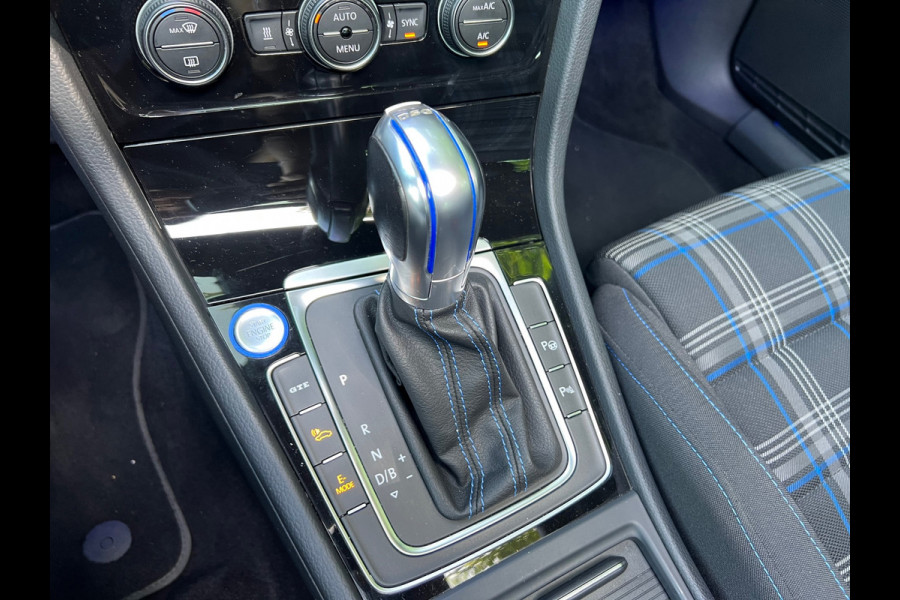 Volkswagen Golf 1.4 TSI PHEV GTE | Maxton | Pano | ACC | Camera |