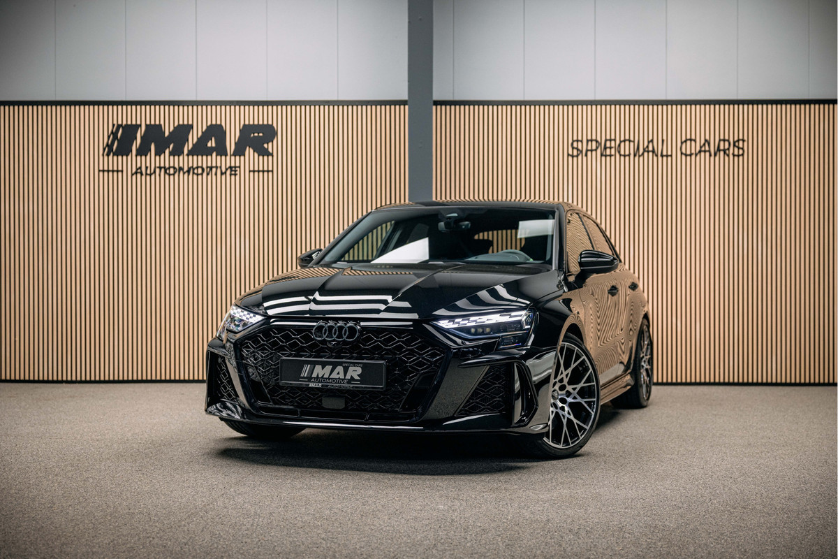 Audi RS3 Sportback 2.5 TFSI RS 3 quattro Vol uitgevoerde RS3 Hulk stiksels, Carbon vleugel etc etc z.g.a.n Audi RS3 Sportback 2.5 TFSI RS 3 quattro Vol uitgevoerde RS3 Hulk stiksels, Carbon vleugel etc etc z.g.a.n