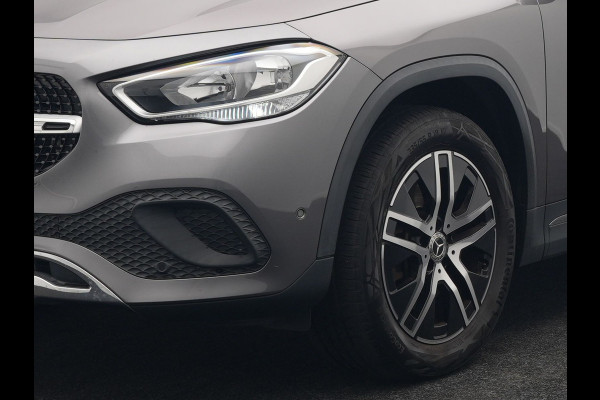 Mercedes-Benz GLA 250 e Progressive Plug In Hybrid 218pk Dealer O.H PHEV | Trekhaak af Fabriek | Panodak | Memory Stoel & Verwarmd | Apple Carplay | Widescreen Navi | Camera | BLIS | 18"L.M |