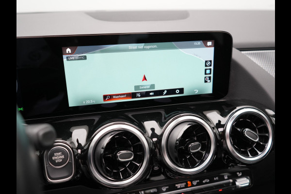 Mercedes-Benz GLA 250 e Progressive Plug In Hybrid 218pk Dealer O.H PHEV | Trekhaak af Fabriek | Panodak | Memory Stoel & Verwarmd | Apple Carplay | Widescreen Navi | Camera | BLIS | 18"L.M |