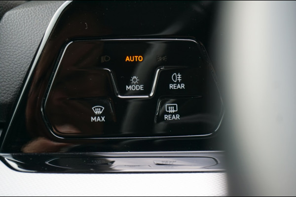 Volkswagen Golf 8 CARPLAY | PARKSENS V+A | CLIMA | 16'LMV | DAB+ | ORG NL