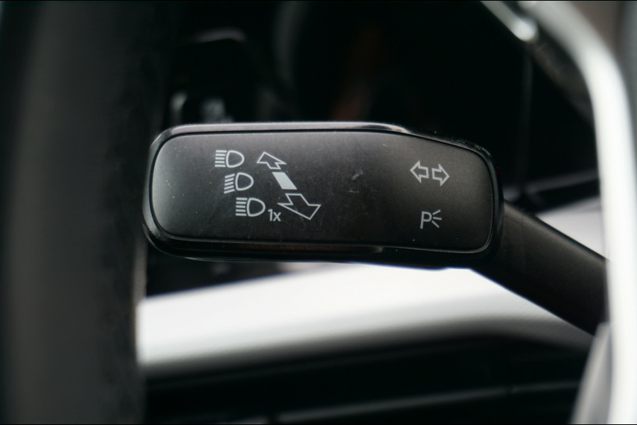 Volkswagen Golf 8 CARPLAY | PARKSENS V+A | CLIMA | 16'LMV | DAB+ | ORG NL