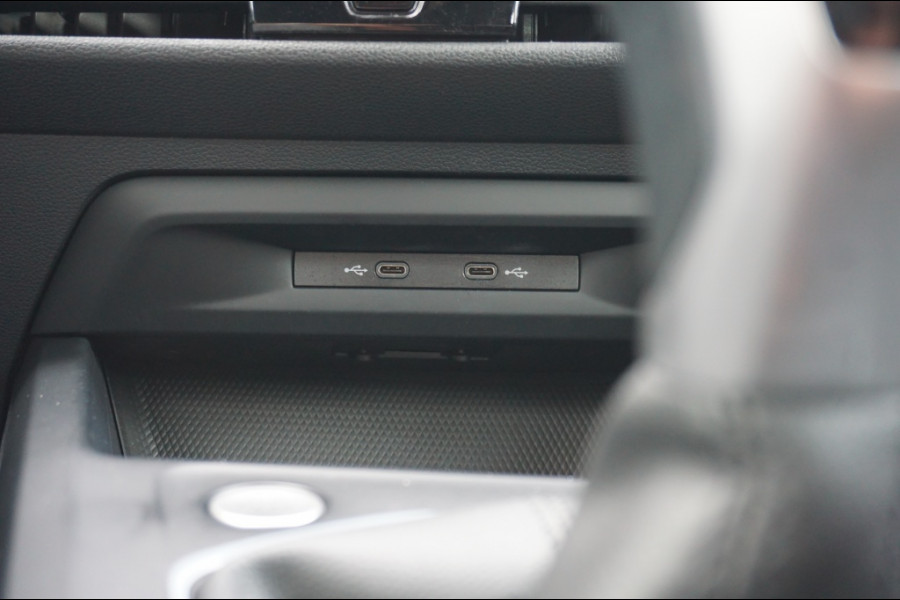 Volkswagen Golf 8 CARPLAY | PARKSENS V+A | CLIMA | 16'LMV | DAB+ | ORG NL