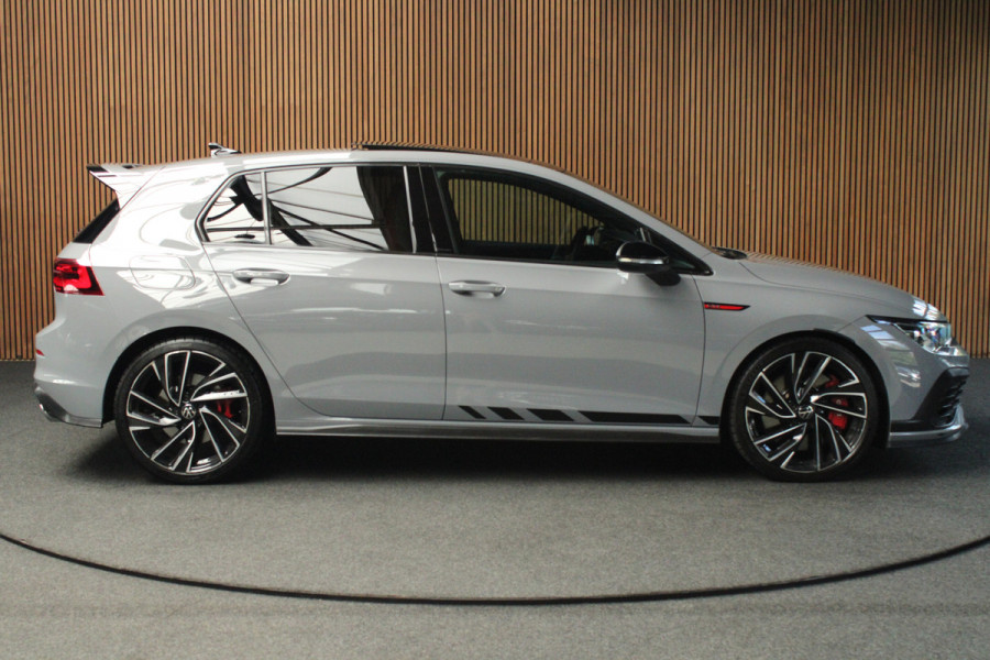 Volkswagen Golf 2.0 TSI GTI IQ light / Harman/Cardon / Panorama dak / Head up / Sfeer verlichting