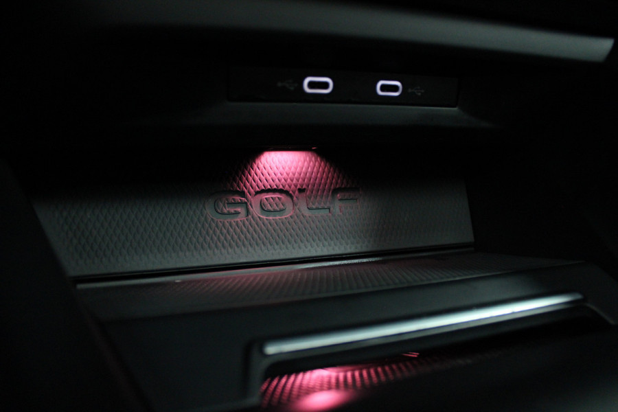 Volkswagen Golf 2.0 TSI GTI IQ light / Harman/Cardon / Panorama dak / Head up / Sfeer verlichting