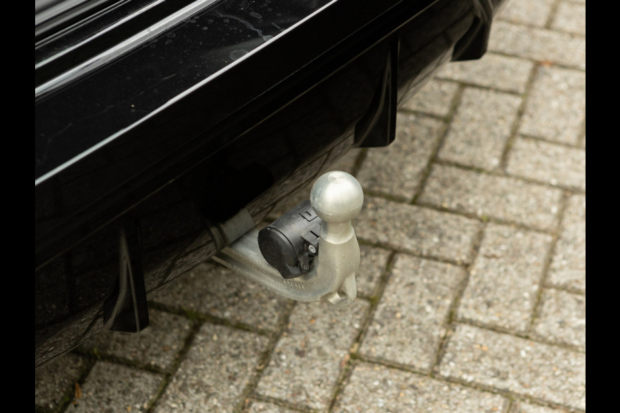 BMW 3 Serie Touring 330e xDrive M-Sport - LCI 2 - Pano - Driving Ass Prof - Trekhaak