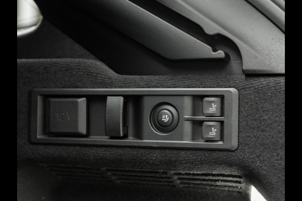 BMW 3 Serie Touring 330e xDrive M-Sport - LCI 2 - Pano - Driving Ass Prof - Trekhaak