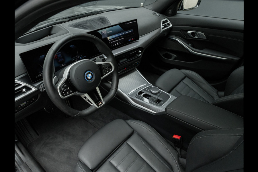 BMW 3 Serie Touring 330e xDrive M-Sport - LCI 2 - Pano - Driving Ass Prof - Trekhaak