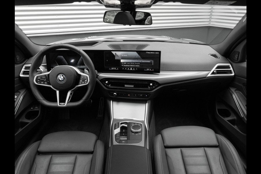 BMW 3 Serie Touring 330e xDrive M-Sport - LCI 2 - Pano - Driving Ass Prof - Trekhaak