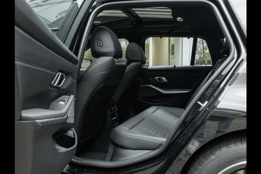 BMW 3 Serie Touring 330e xDrive M-Sport - LCI 2 - Pano - Driving Ass Prof - Trekhaak