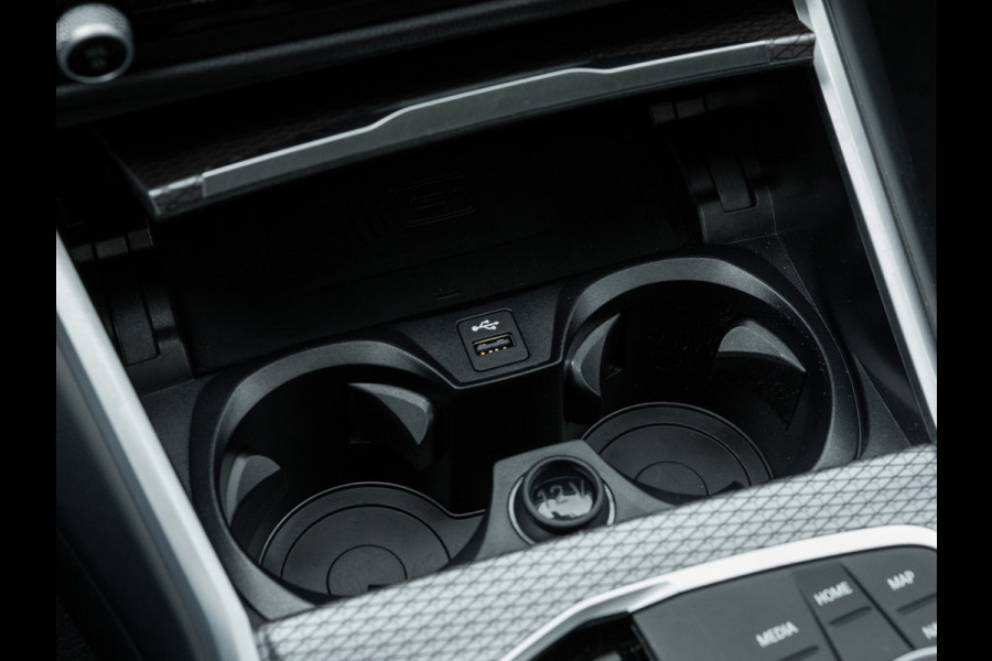 BMW 3 Serie Touring 330e xDrive M-Sport - LCI 2 - Pano - Driving Ass Prof - Trekhaak