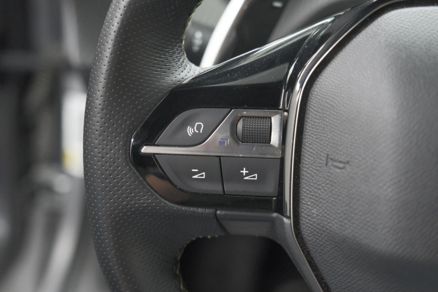 Peugeot 2008 PureTech 130 EAT8 GT | 360 Camera | Adaptieve Cruise Control | Dodehoekdetectie | Navigatie