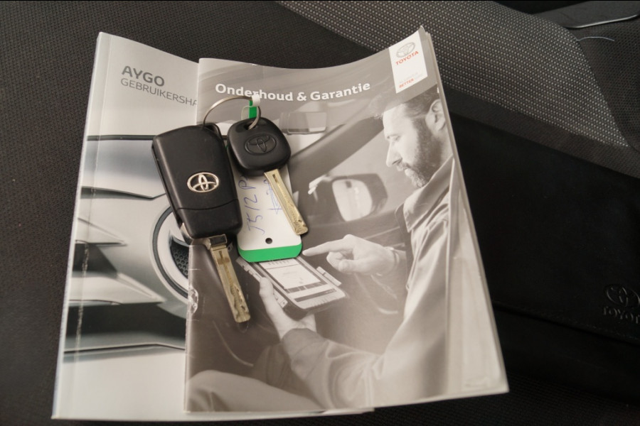 Toyota Aygo 1.0 VVT-i X-Fun -AIRCO-LED-