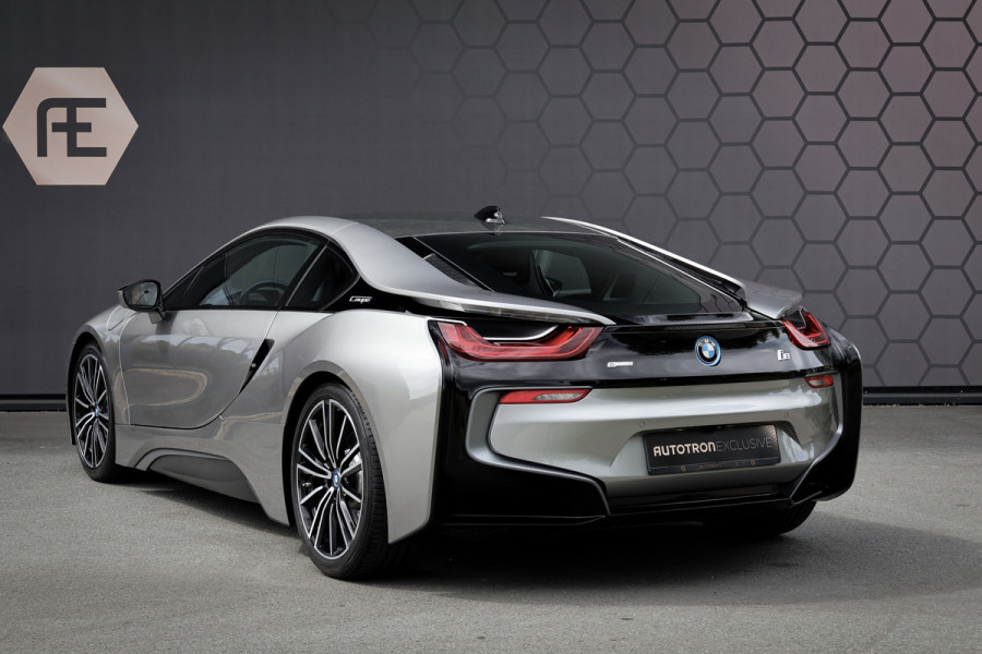 BMW i8 | PROGRESSIVE PACKAGE, HARMAN-KARDON, HEAD-UP, COMFORT ACCESS | 20" | APPLE CARPLAY | DRY CARBON INTERIOR PACK | I-INTERIOR HALO