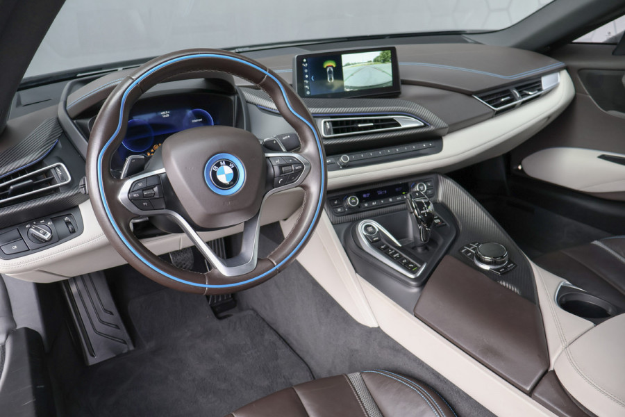 BMW i8 | PROGRESSIVE PACKAGE, HARMAN-KARDON, HEAD-UP, COMFORT ACCESS | 20" | APPLE CARPLAY | DRY CARBON INTERIOR PACK | I-INTERIOR HALO