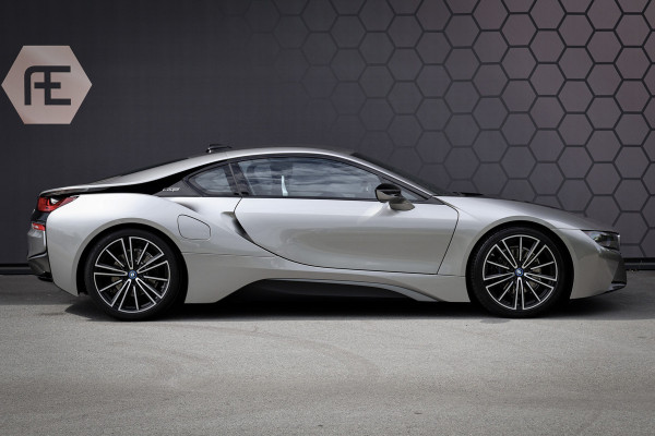 BMW i8 | PROGRESSIVE PACKAGE, HARMAN-KARDON, HEAD-UP, COMFORT ACCESS | 20" | APPLE CARPLAY | DRY CARBON INTERIOR PACK | I-INTERIOR HALO