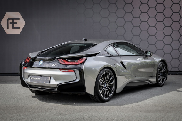 BMW i8 | PROGRESSIVE PACKAGE, HARMAN-KARDON, HEAD-UP, COMFORT ACCESS | 20" | APPLE CARPLAY | DRY CARBON INTERIOR PACK | I-INTERIOR HALO