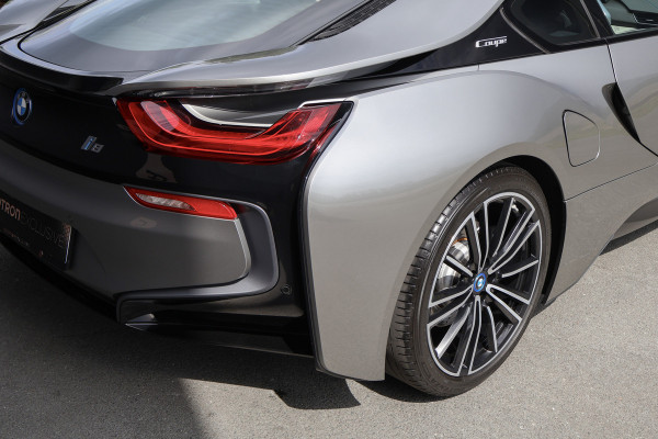 BMW i8 | PROGRESSIVE PACKAGE, HARMAN-KARDON, HEAD-UP, COMFORT ACCESS | 20" | APPLE CARPLAY | DRY CARBON INTERIOR PACK | I-INTERIOR HALO
