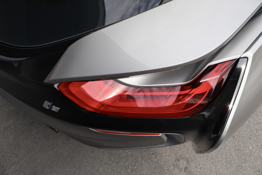 BMW i8 | PROGRESSIVE PACKAGE, HARMAN-KARDON, HEAD-UP, COMFORT ACCESS | 20" | APPLE CARPLAY | DRY CARBON INTERIOR PACK | I-INTERIOR HALO