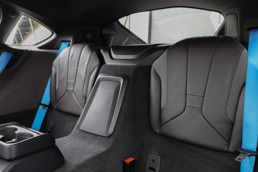 BMW i8 | PROGRESSIVE PACKAGE, HARMAN-KARDON, HEAD-UP, COMFORT ACCESS | 20" | APPLE CARPLAY | DRY CARBON INTERIOR PACK | I-INTERIOR HALO