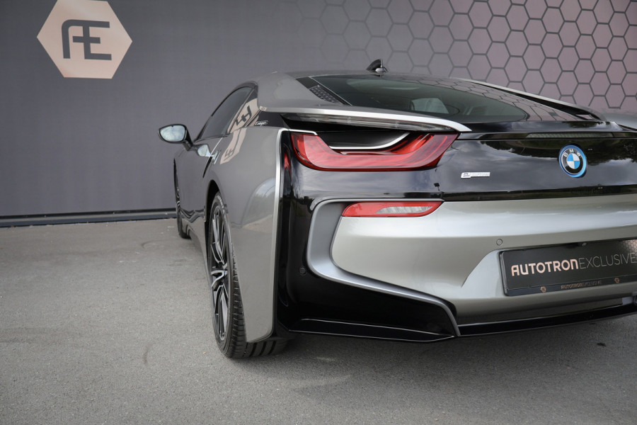 BMW i8 | PROGRESSIVE PACKAGE, HARMAN-KARDON, HEAD-UP, COMFORT ACCESS | 20" | APPLE CARPLAY | DRY CARBON INTERIOR PACK | I-INTERIOR HALO
