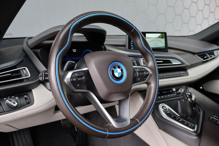 BMW i8 | PROGRESSIVE PACKAGE, HARMAN-KARDON, HEAD-UP, COMFORT ACCESS | 20" | APPLE CARPLAY | DRY CARBON INTERIOR PACK | I-INTERIOR HALO