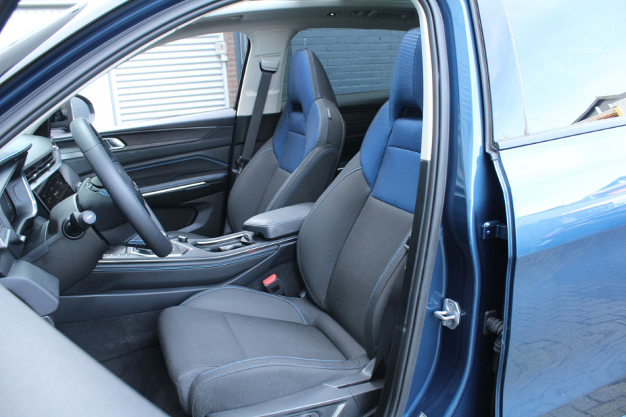 Lynk & Co 01 1.5 PHEV 262pk Automaat NL-Auto NAP BTW Clima Cruise Navi 360 Camera Panoramadak 20"LMV El. Klep