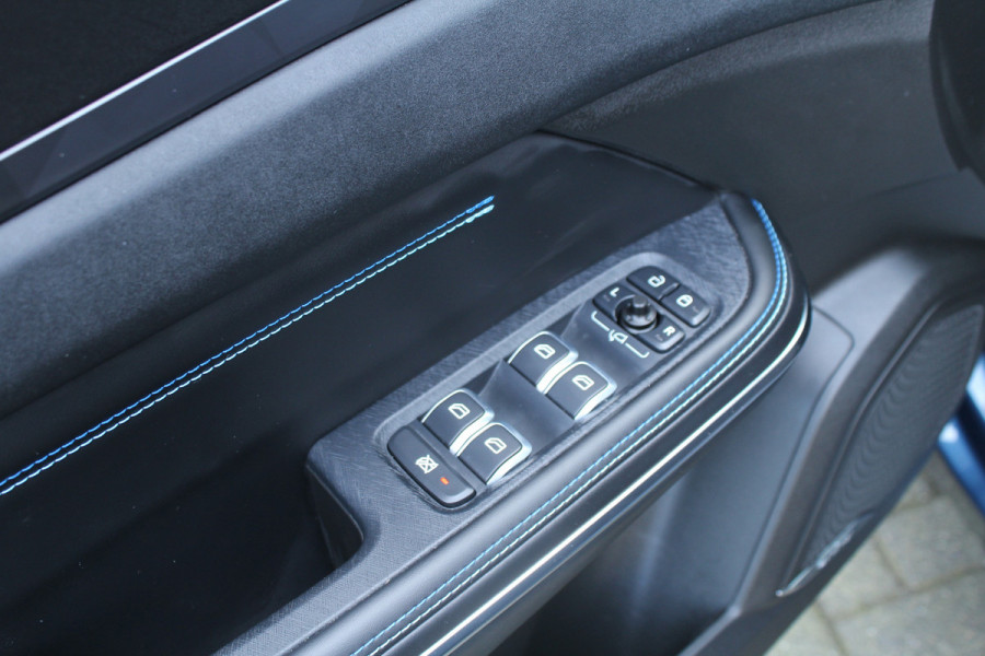Lynk & Co 01 1.5 PHEV 262pk Automaat NL-Auto NAP BTW Clima Cruise Navi 360 Camera Panoramadak 20"LMV El. Klep