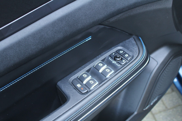 Lynk & Co 01 1.5 PHEV 262pk Automaat NL-Auto NAP BTW Clima Cruise Navi 360 Camera Panoramadak 20"LMV El. Klep